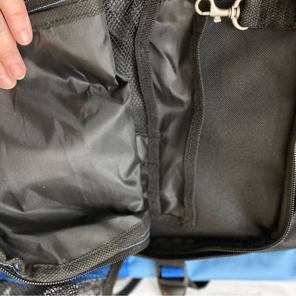 Everest Backpack - Picture 5 of 6